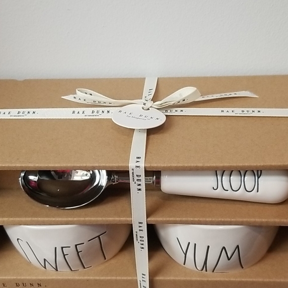 RAE DUNN ICE CREAM SCOOP AND BOWL SET